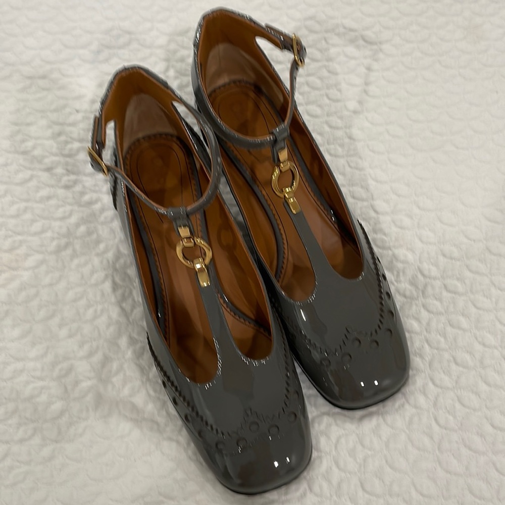Chloe dark gray patent leather shoes